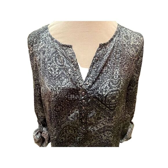 Rock & Republic Gray & Black Long Sleeve Geometric Design High/Low V-Neck Tunic/ - Picture 12 of 16